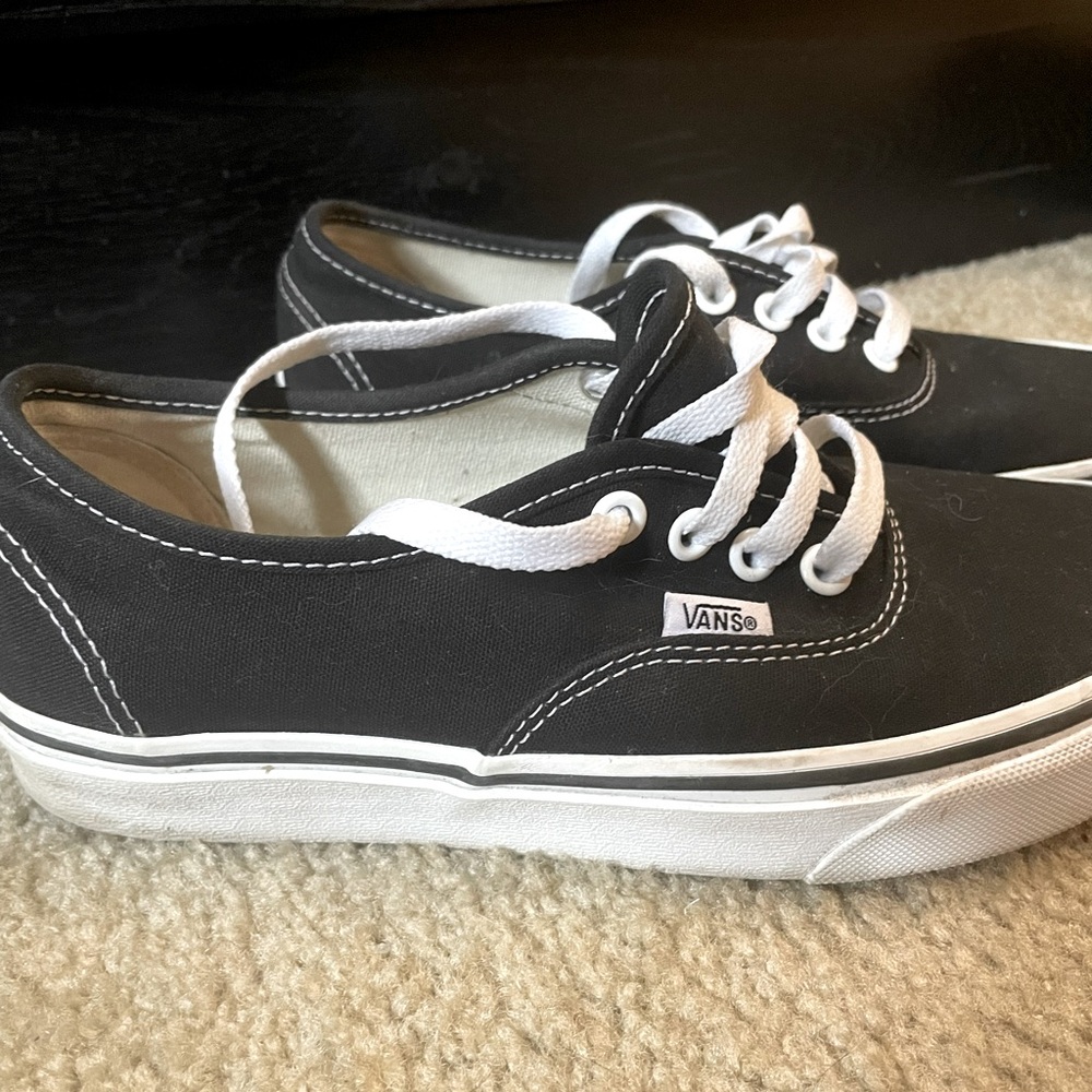 Vans women’s size 7 black and white